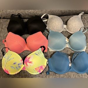 32D Victoria’s Secret bra bundle